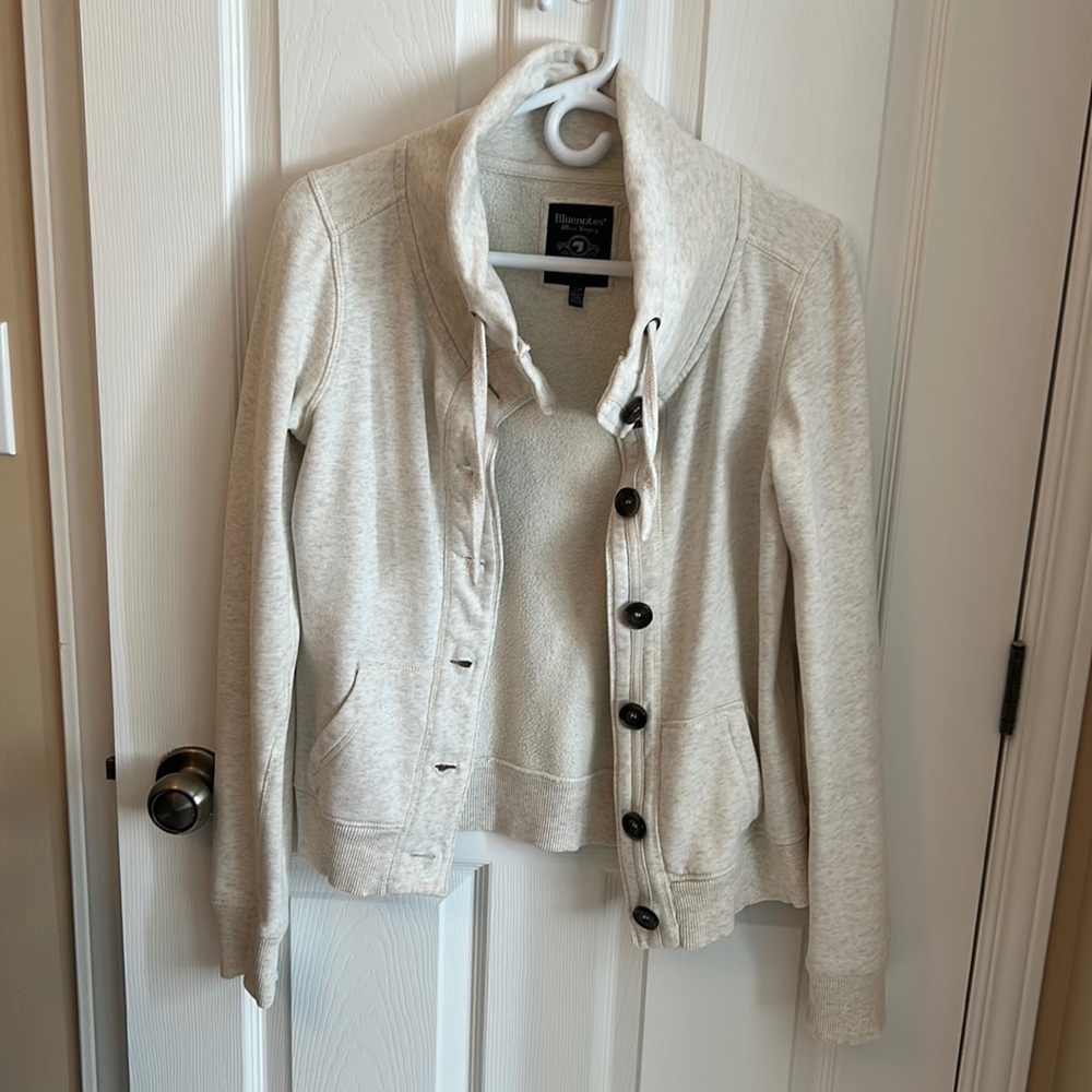 Women’s cream sweatshirt/jacket
